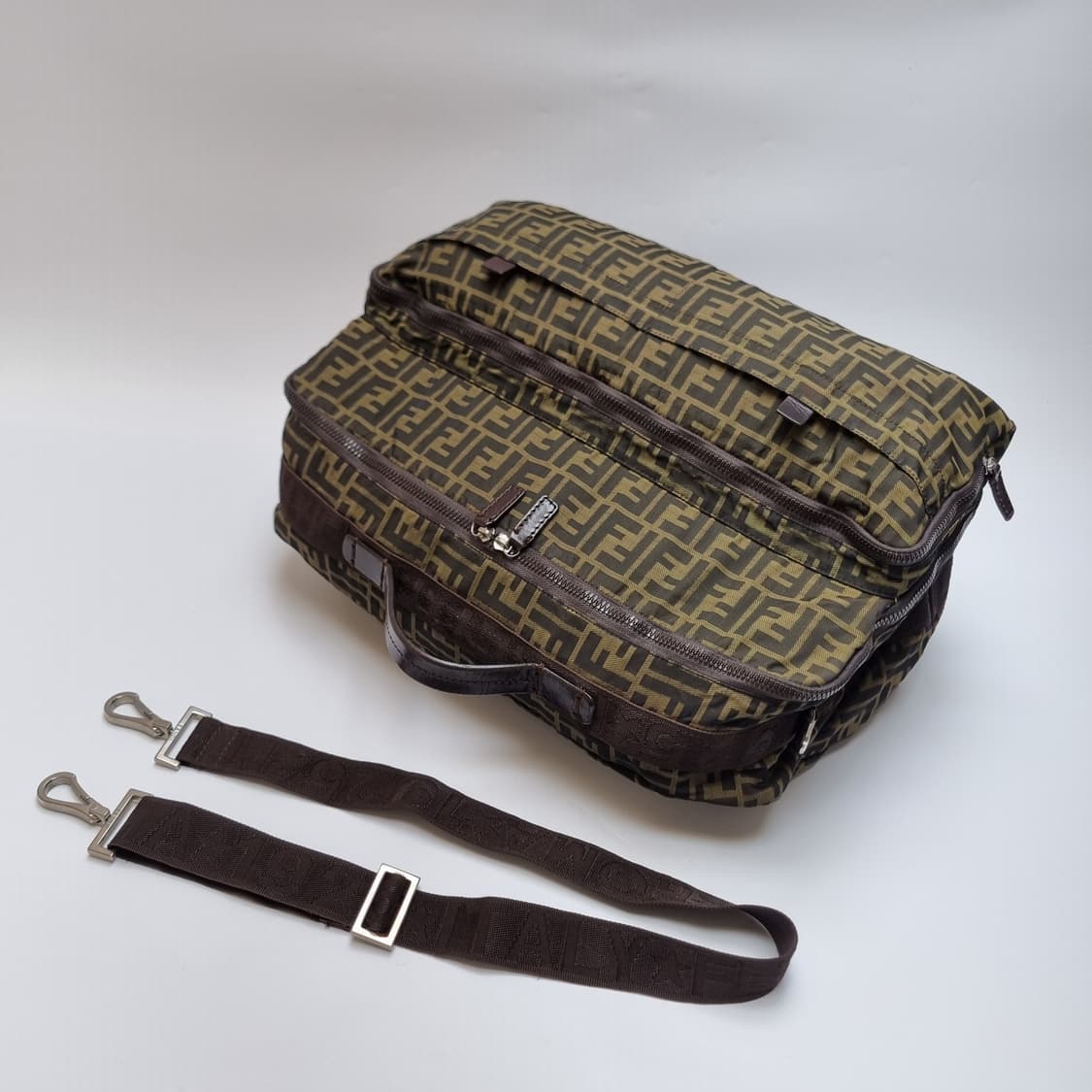 펜디 주카 2WAY 보스턴백 남여공용 (상급, 골프백, 여행가방) 상품이미지5