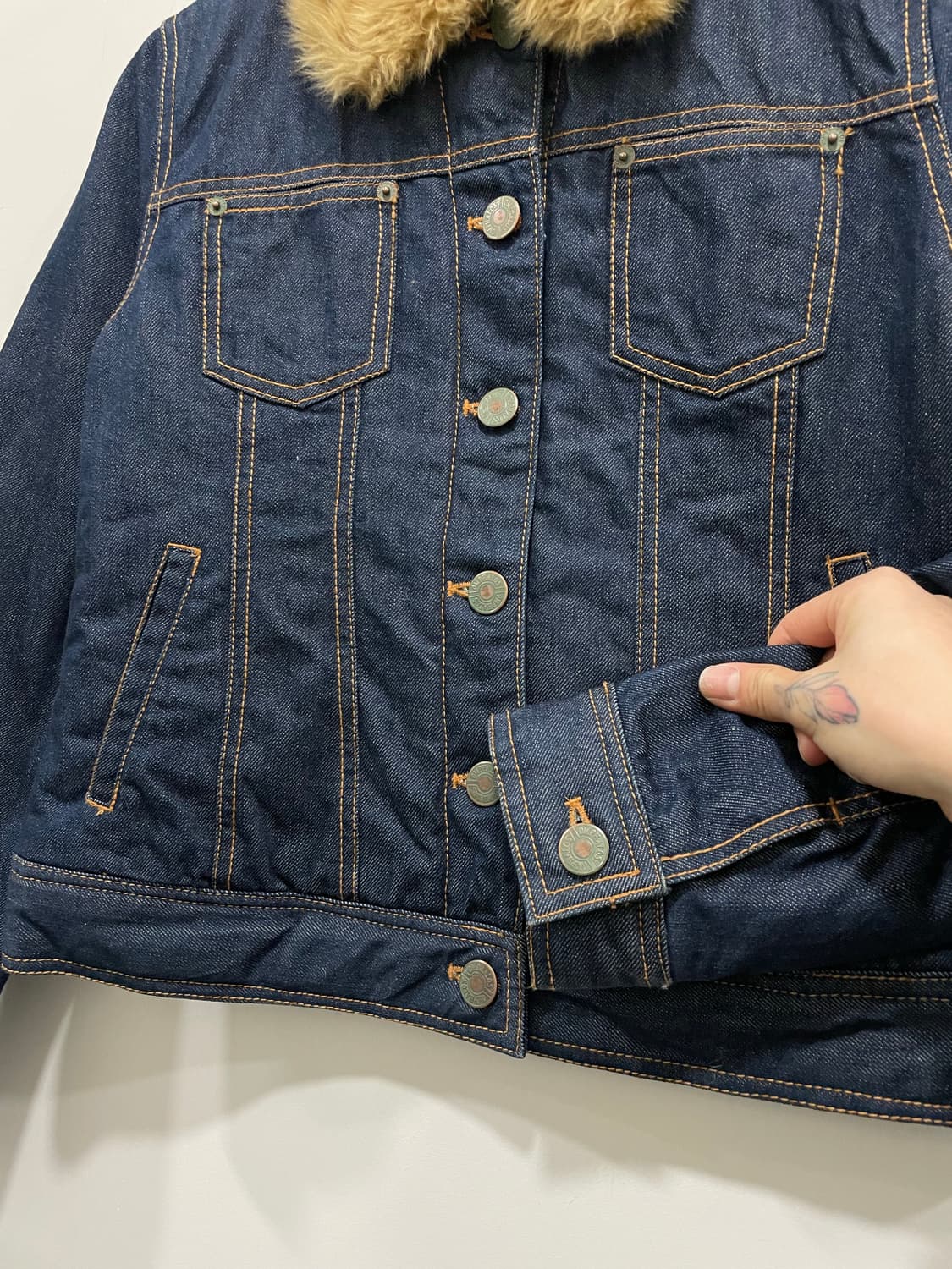 퍼 트리밍 데님 트러커 자켓 상품이미지9