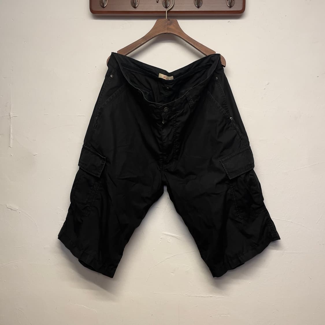 바라쿠타 코튼 블랙 카고 반바지   상품이미지1