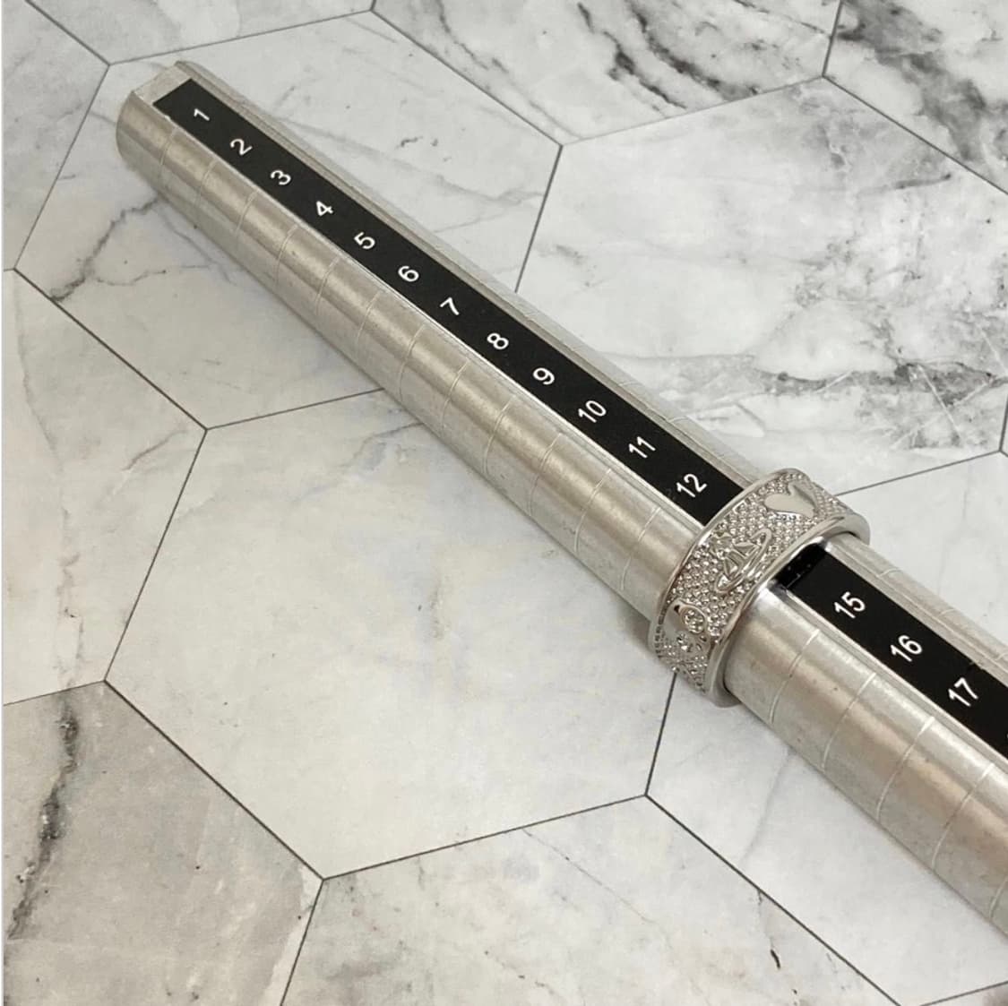 비비안웨스트우드 아카이브 레터링 orb 각인 반지 상품이미지5