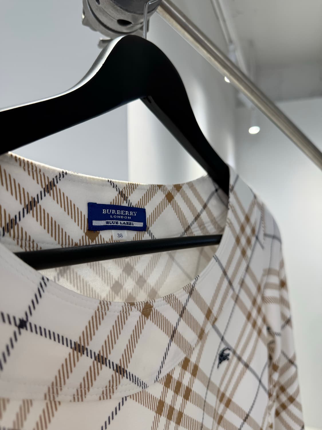 BURBERRY 버버리 블루라벨 노바체크 긴팔 티셔츠 38 상품이미지5