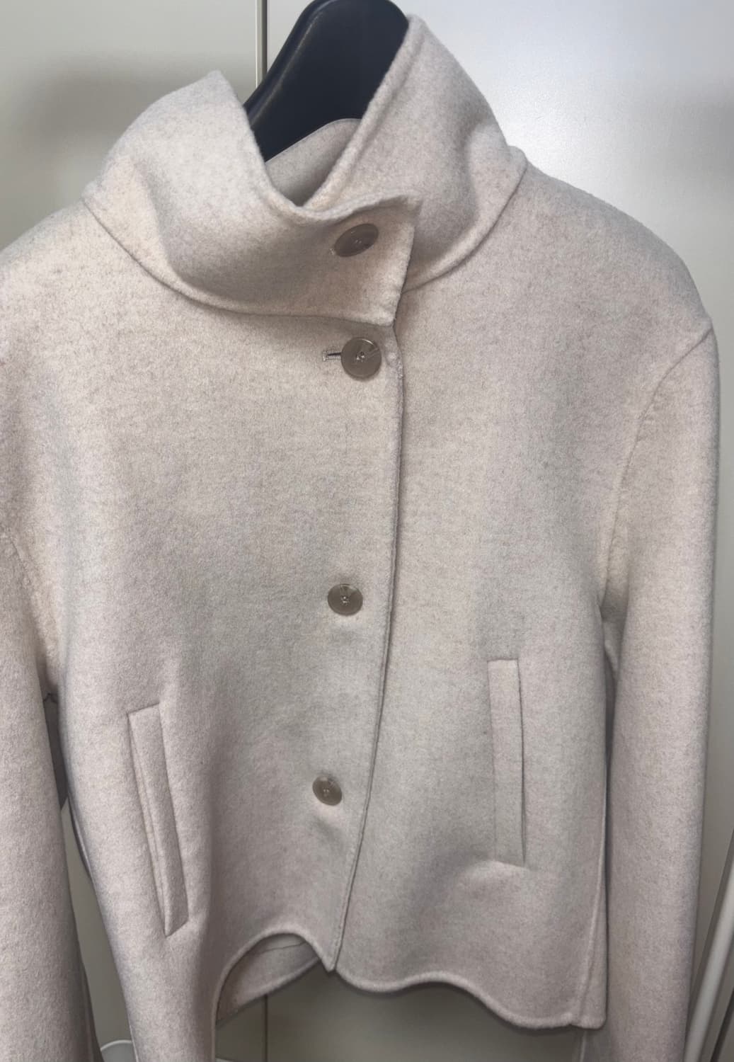 몽돌 캐시미어 울 핸드메이드 하이넥 크롭 코트 오트밀 s 상품이미지3