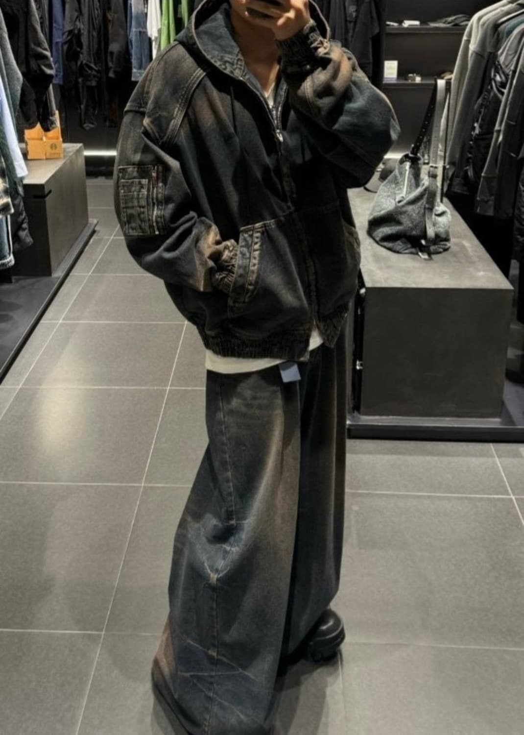 준지 24fw 컬렉션 런웨이 워시드 데님 48 상품이미지6