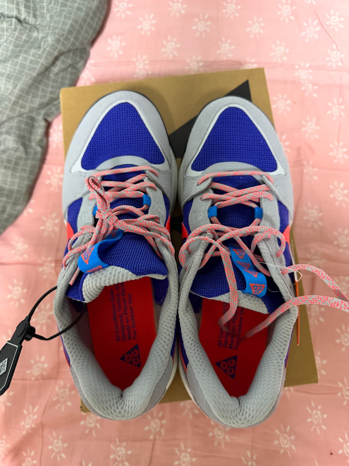 나이키 acg 로우케이트 울프그레이 브라이튼앤크림슨 270사이즈 새상품  상품이미지3