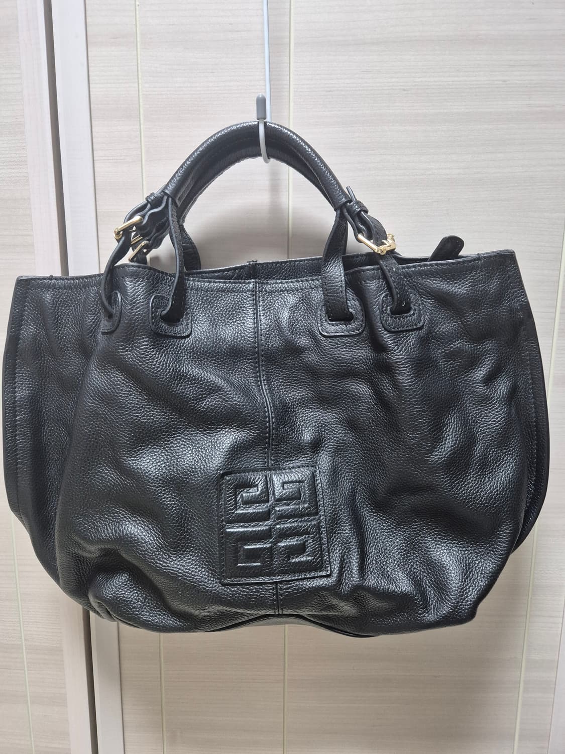 (정품) 지방시 블랙 레더 토트백 천연가죽 블랙 상품이미지3