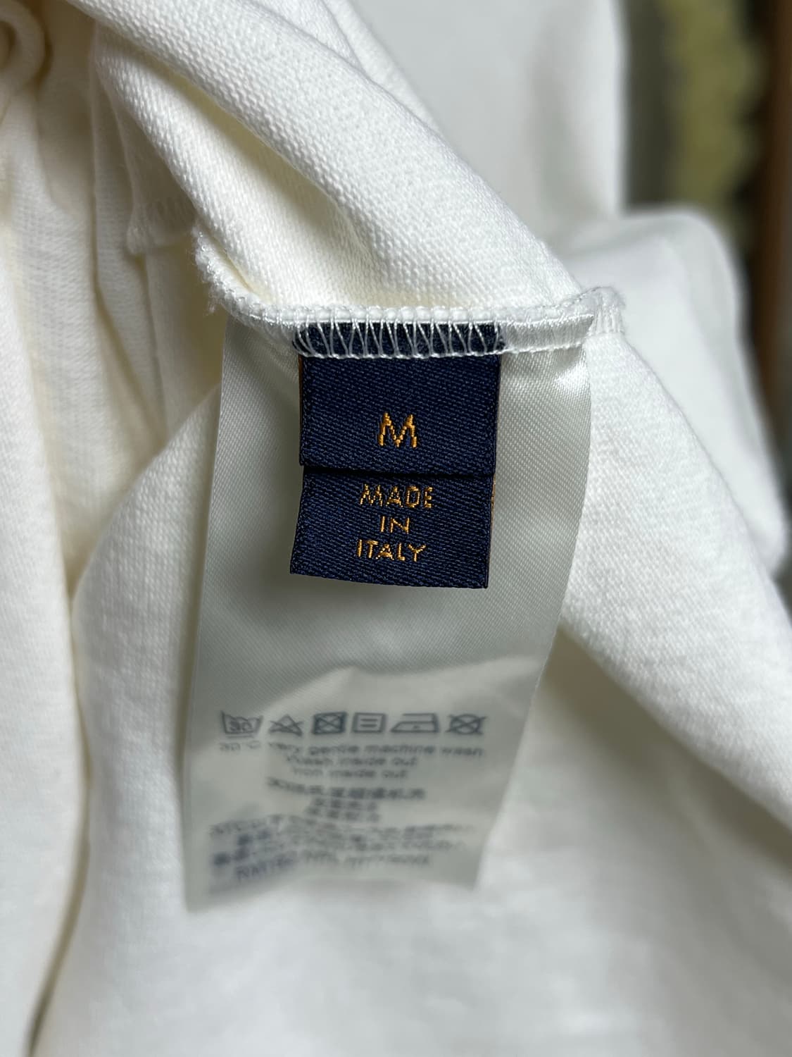 [정품] 새상품급 / M 루이비통 LV 로고 코튼 반팔 화이트 상품이미지5