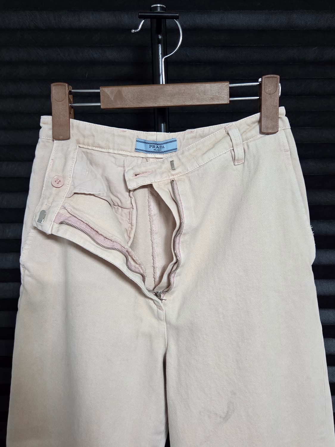 (정품) [프라다] 백 트라이앵글 스티치 코튼 팬츠 | 00183 상품이미지2