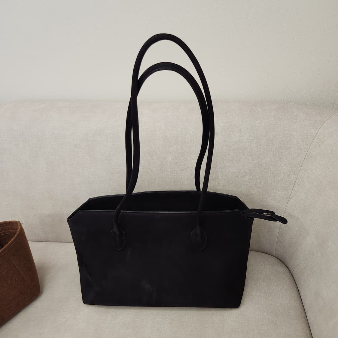 THE ROW 더로우 테라스백 블랙 상품이미지1