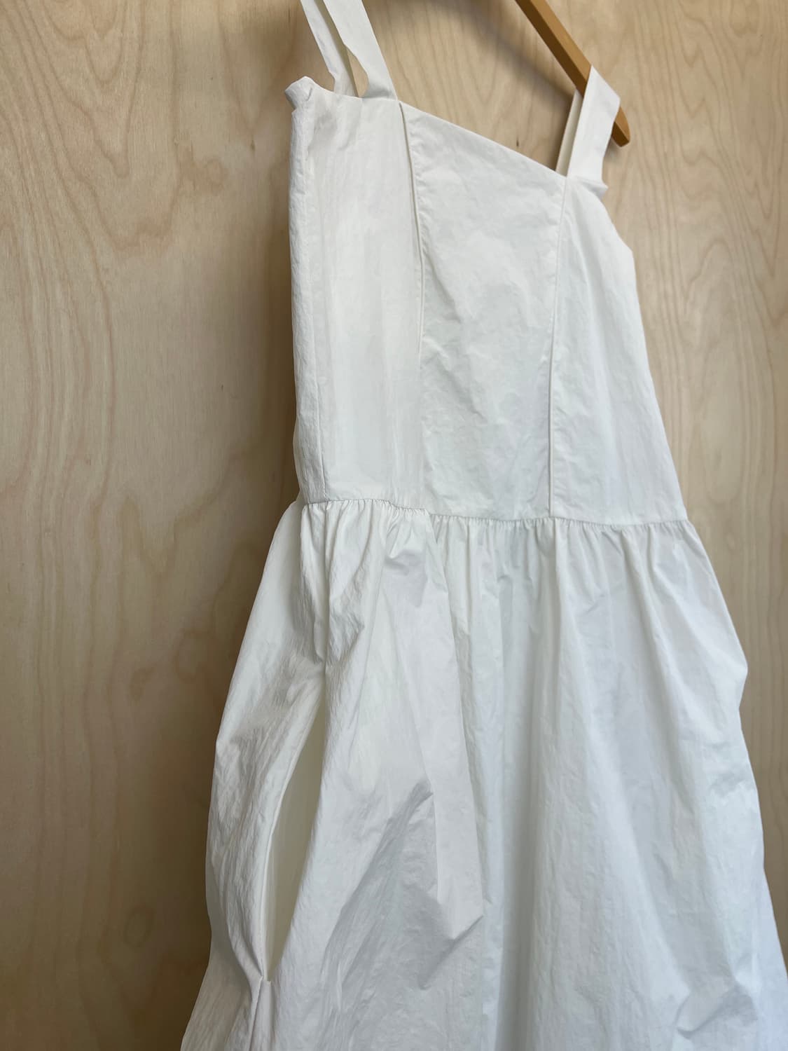 MAIS 마이스 나시 원피스 화이트 상품이미지3