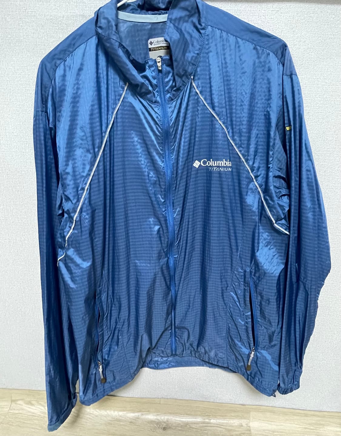 컬럼비아 블루바람막이 상품이미지1