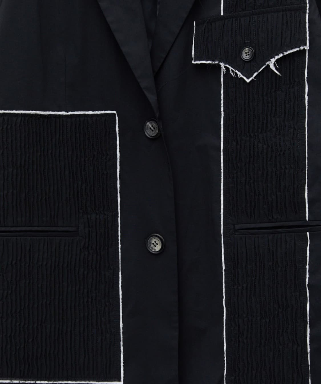 마뗑킴 스티치 링클 포인트 자켓 인 블랙  상품이미지3