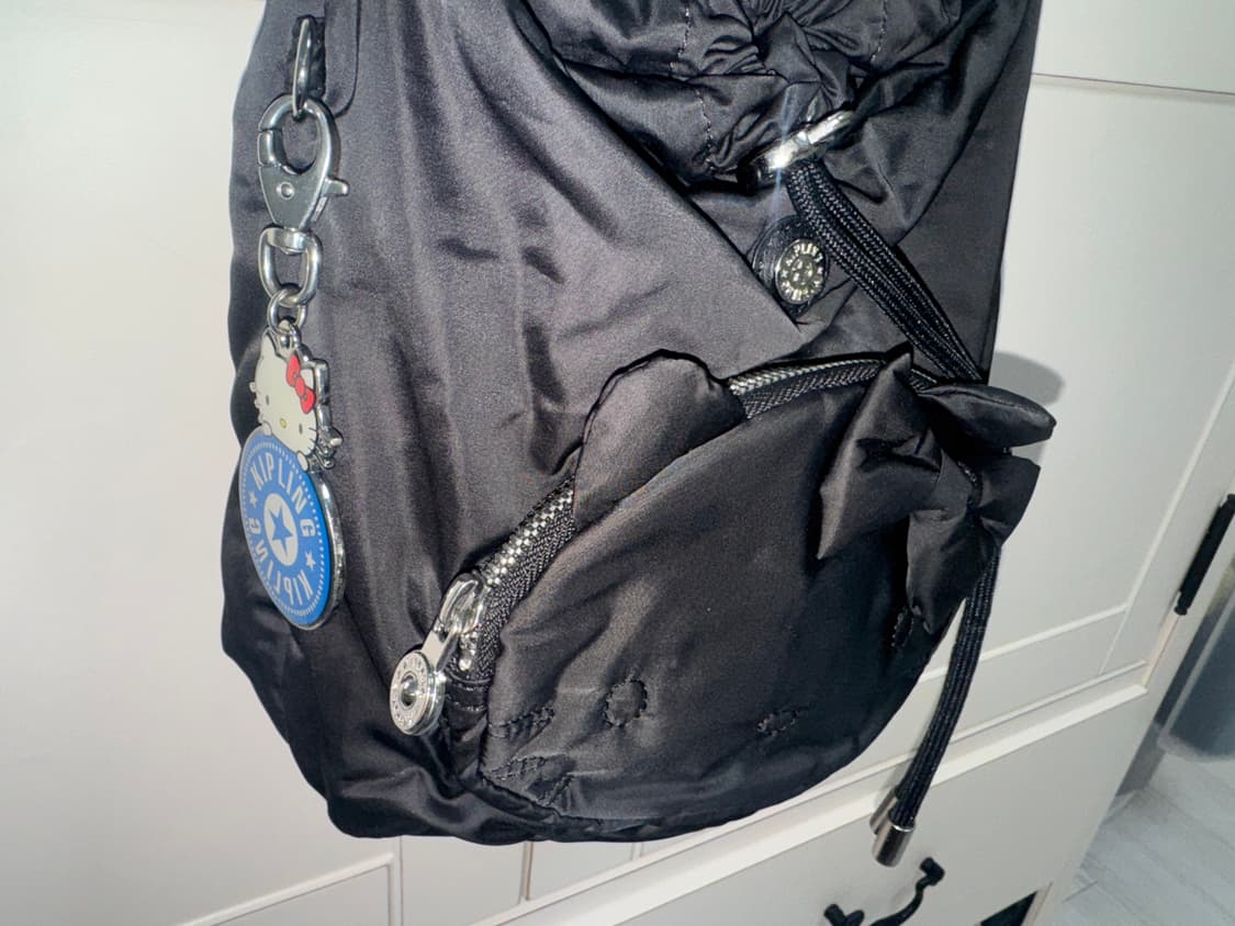 Kipling x Hello Kitty bucket bag 상품이미지3