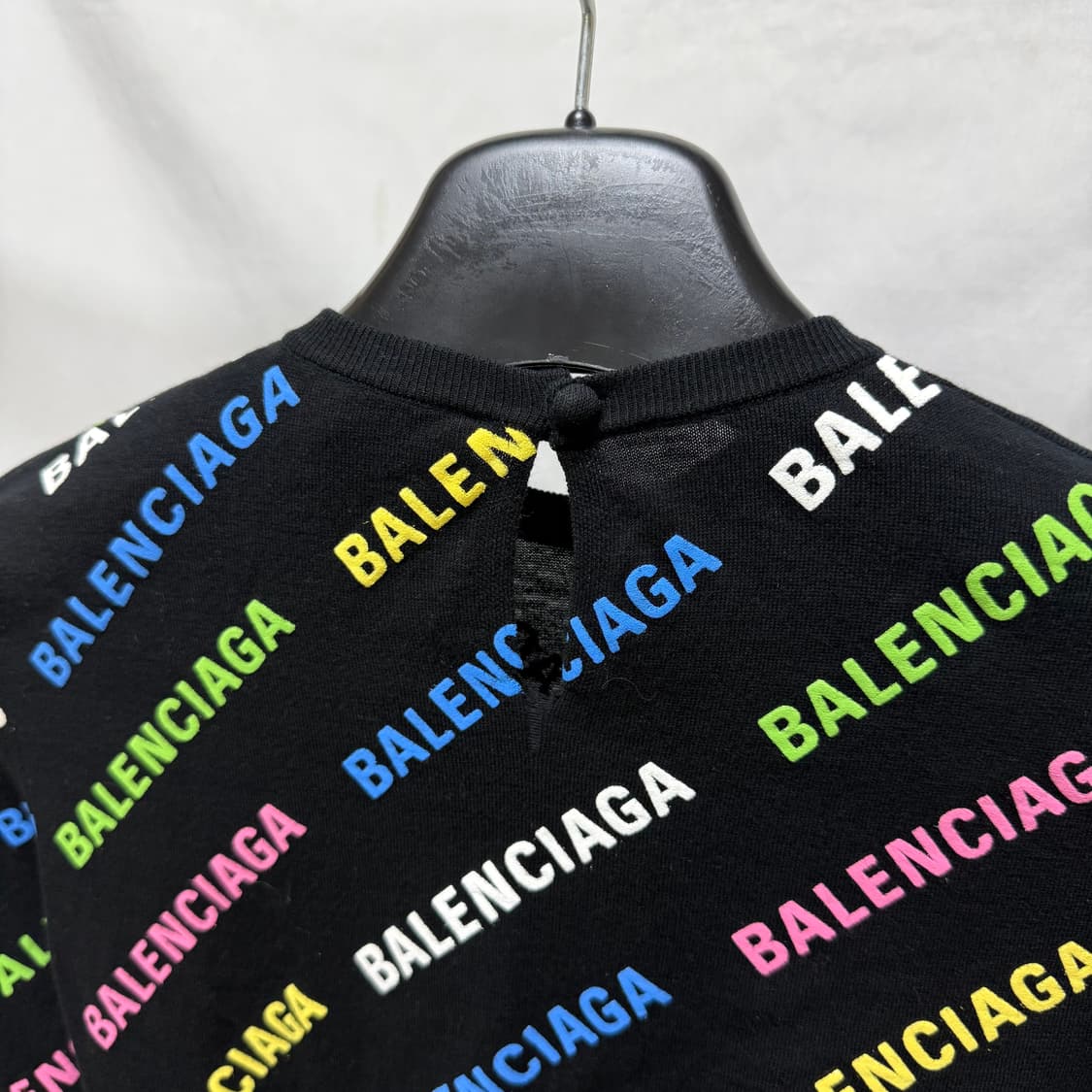 발렌시아가 멀티컬러 로고 올오버 니트 스웨터 상품이미지7