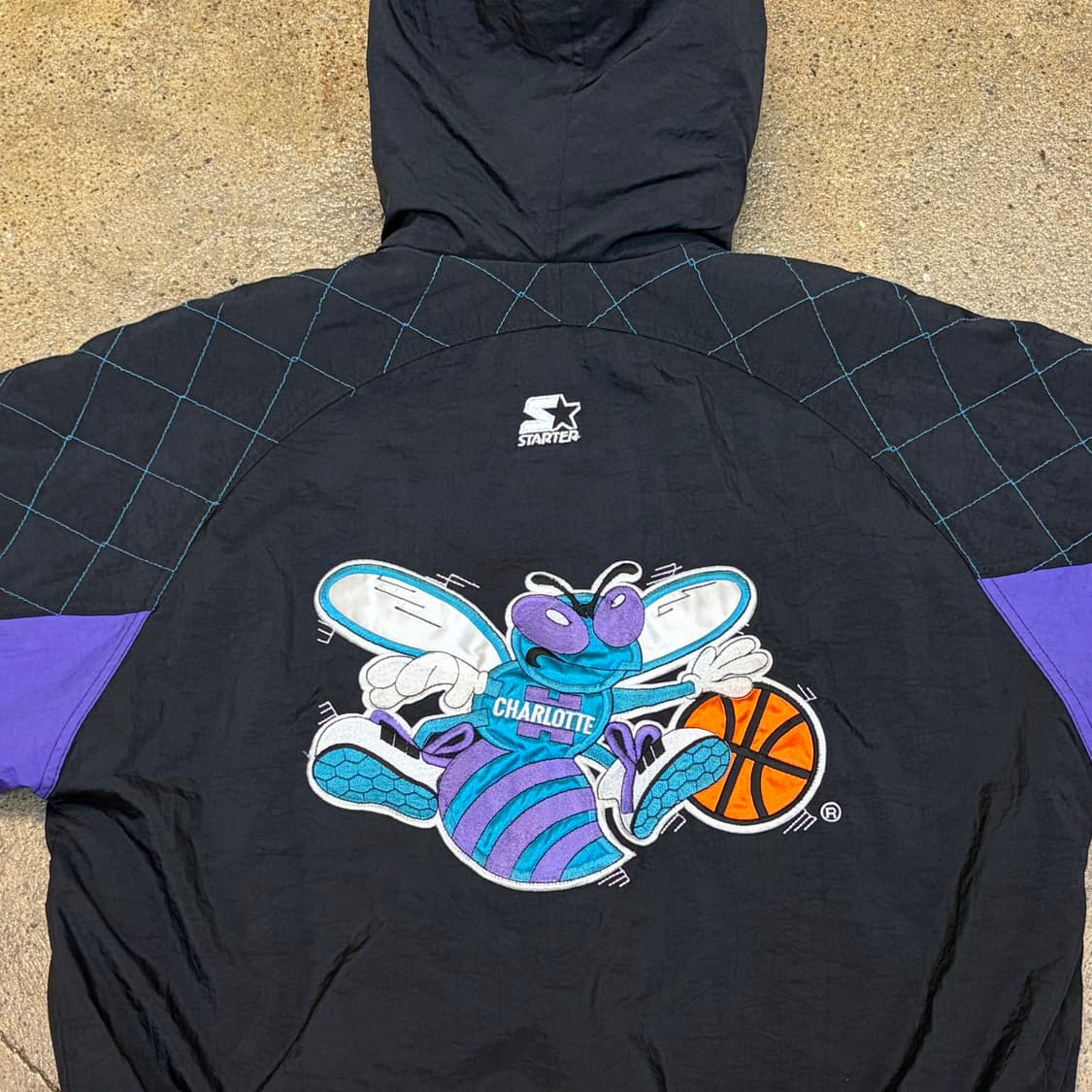 90s 미국 빈티지 스타터 NBA 샬럿 호네츠 패딩점퍼  상품이미지2
