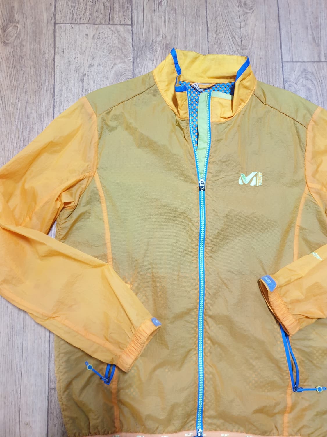 1210 밀레 아웃도어 바람막이 95 사이즈입니다 상품이미지4