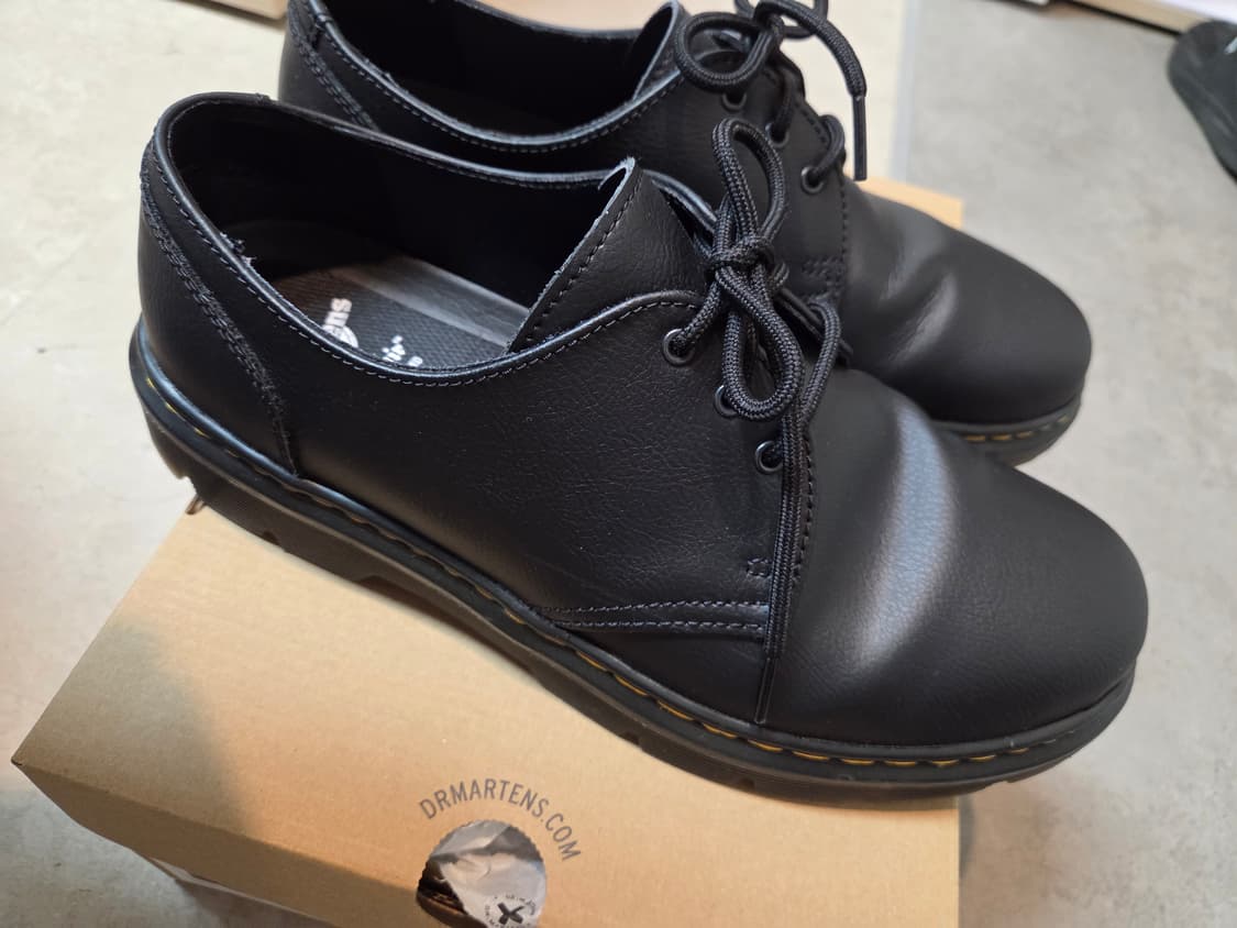 닥터마틴 아프리레 3i Dr. Martens Aprile 3i Black 상품이미지5
