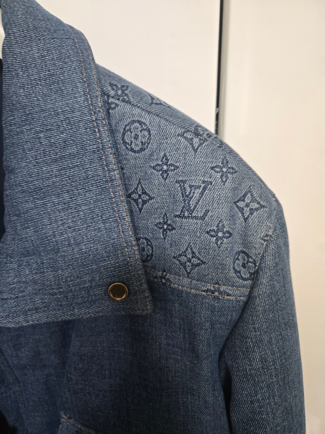 정품 루이비통 카펜더 데님 패딩 50사이즈 상품이미지2