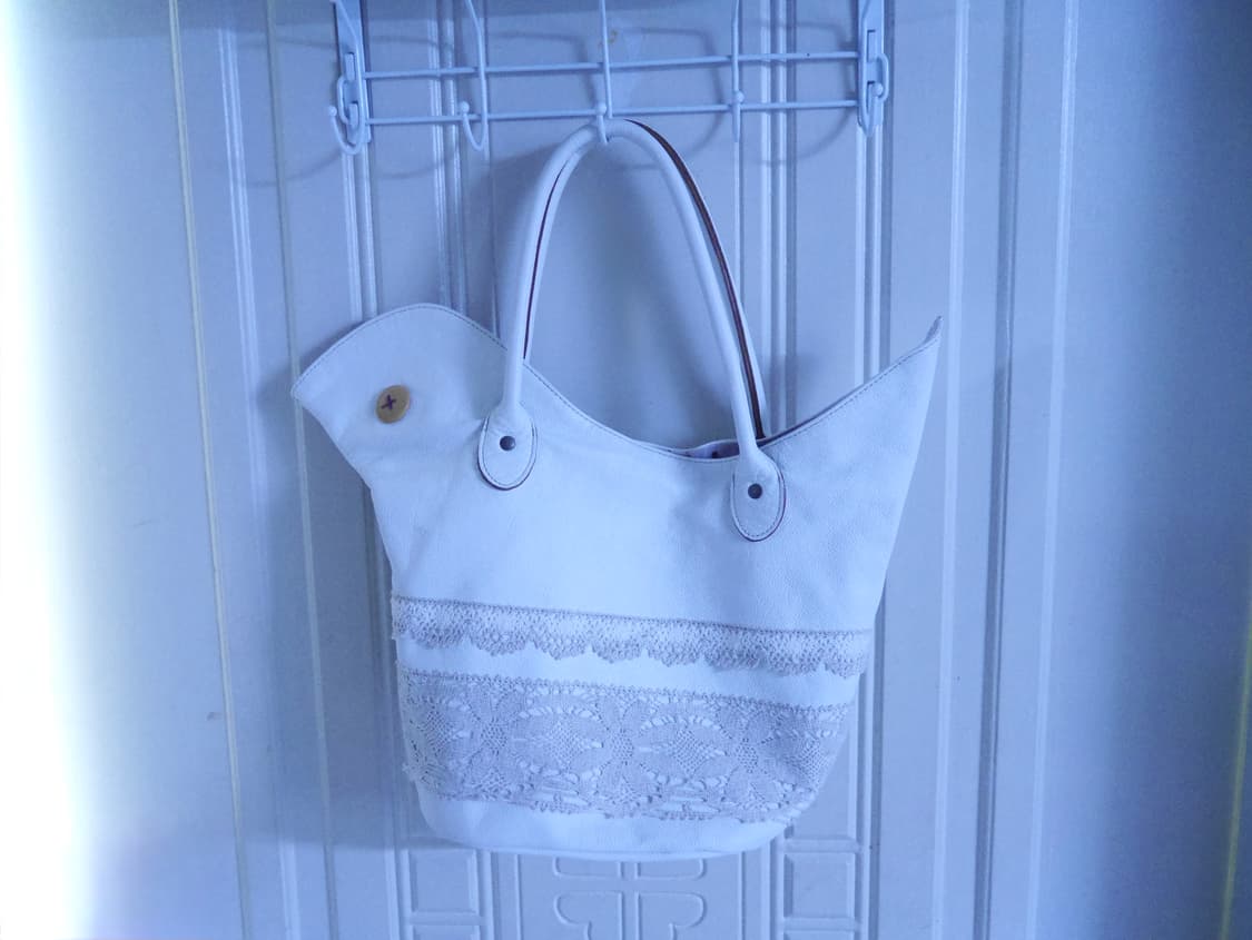 Leather bird tote bag 상품이미지1