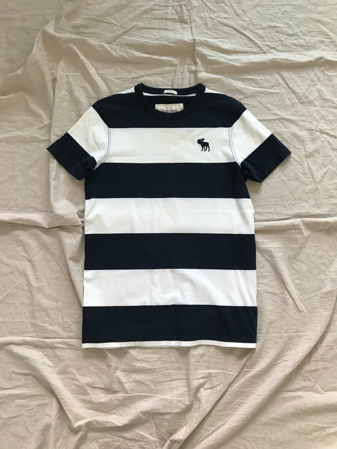 아베크롬비 산양 로고 단가라 반팔티 상품이미지4