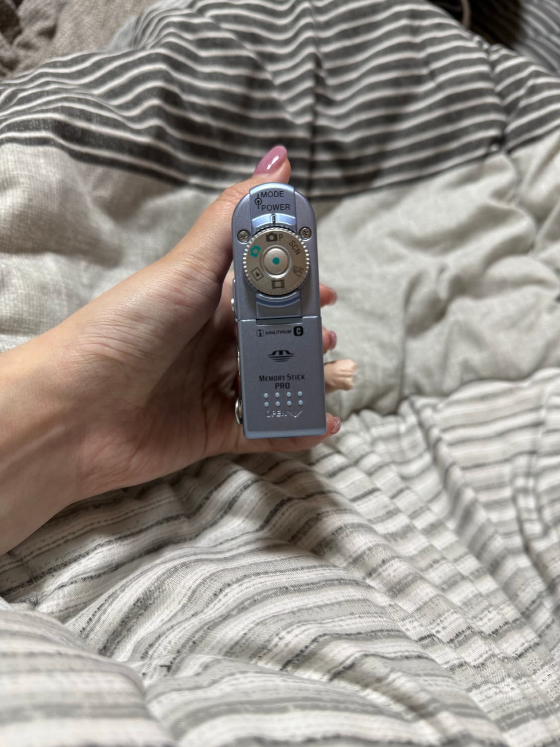 소니 사이버샷 f77a 팝니다.  상품이미지2