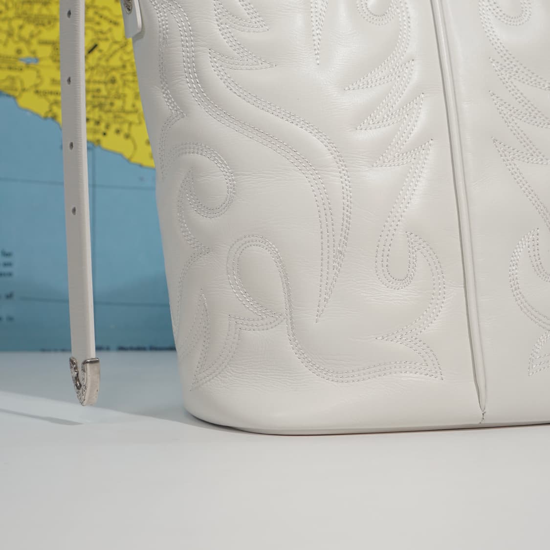 토가 아카이브 23AW 웨스턴 레더 백 상품이미지7