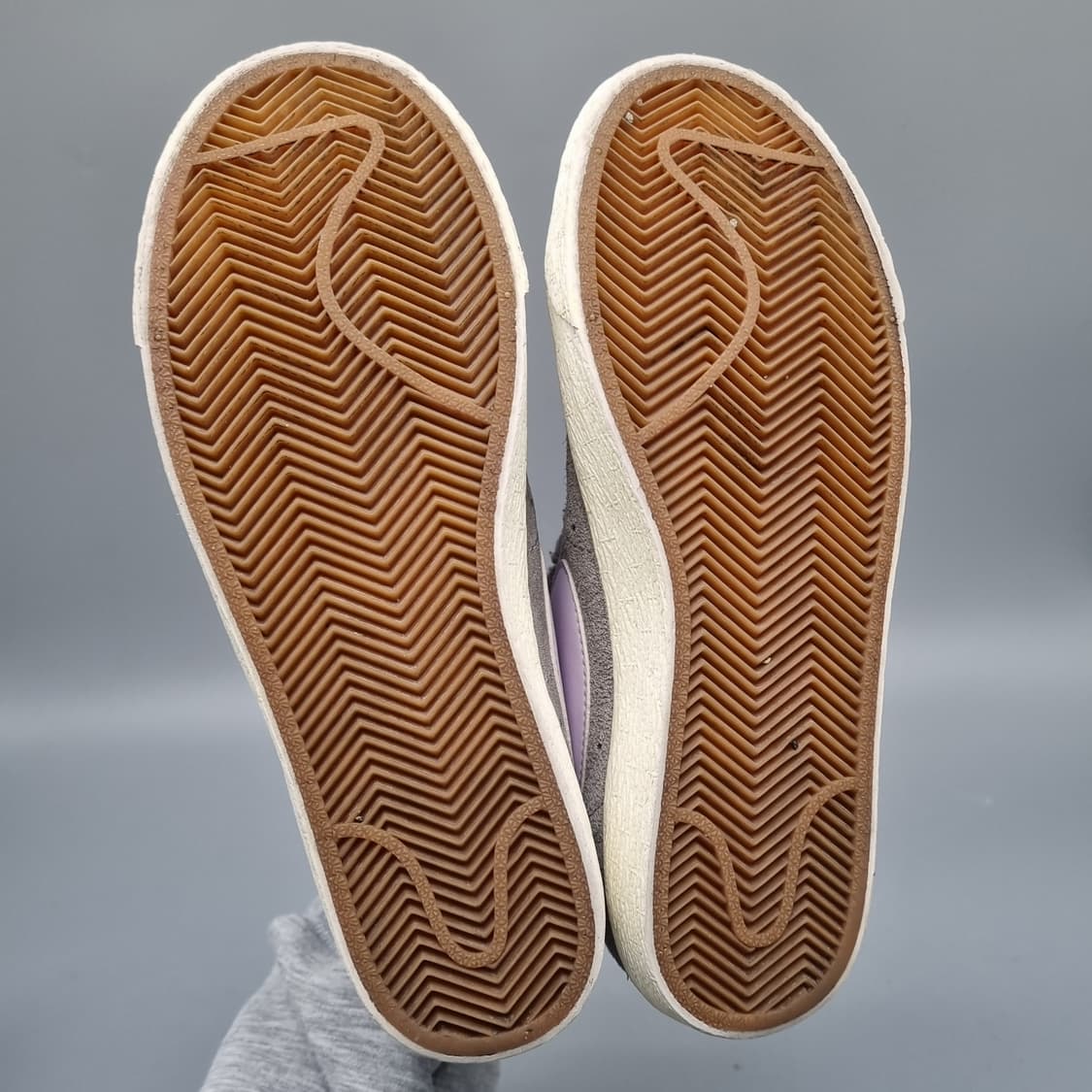 나이키 블레이저 스웨이드 미드225 상품이미지3