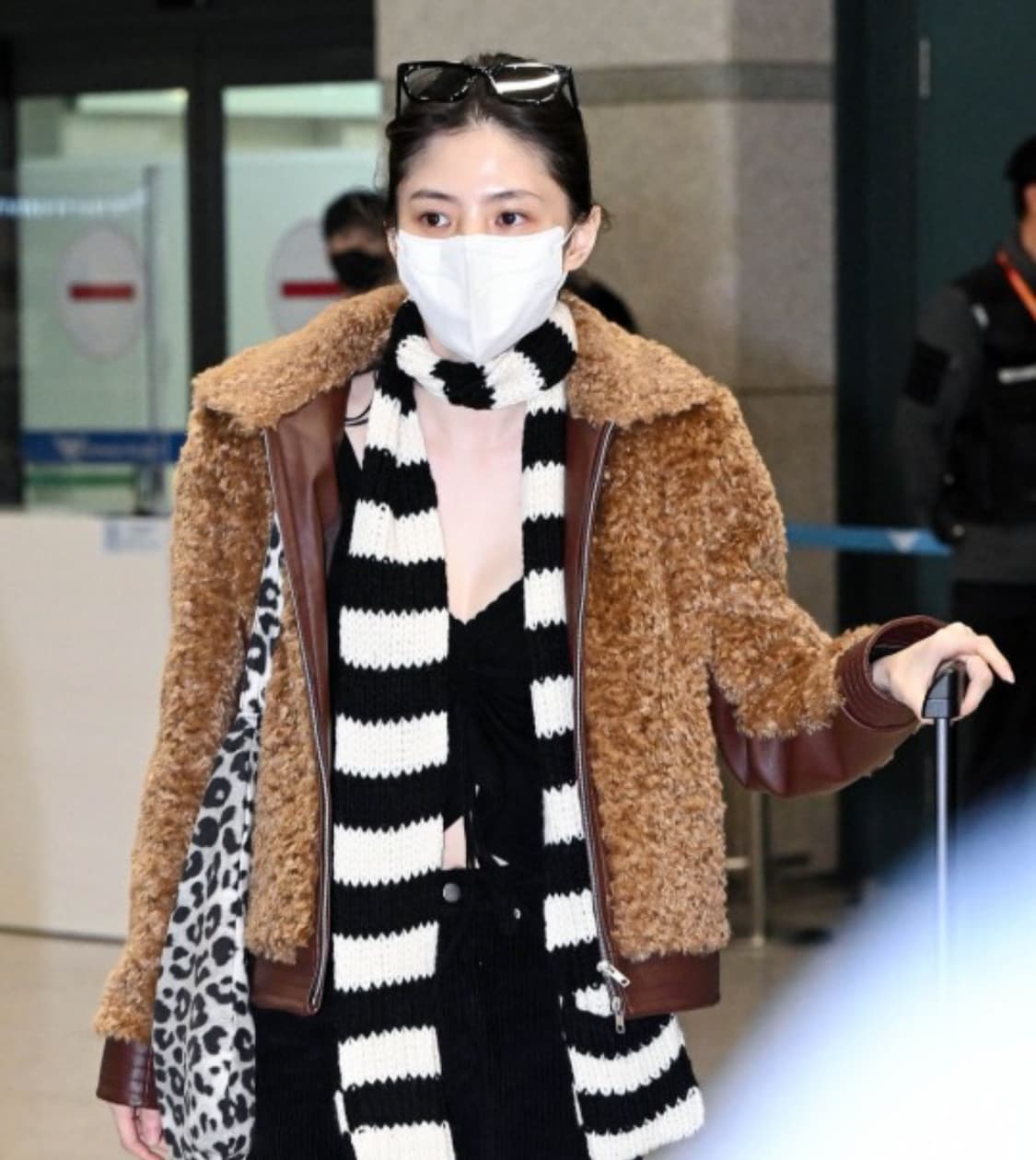 더오픈프로덕트 시어링 바이커 자켓 상품이미지1