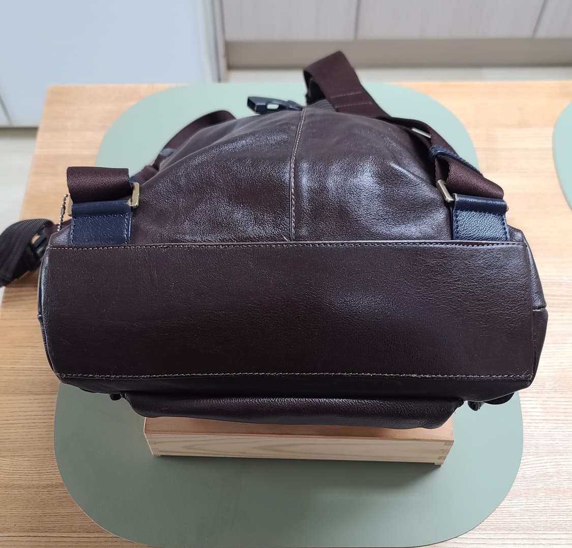 몽삭 천연 가죽 백팩 - 어깨 흘러내림 방지 커스텀, 상태 굿 
 상품이미지4