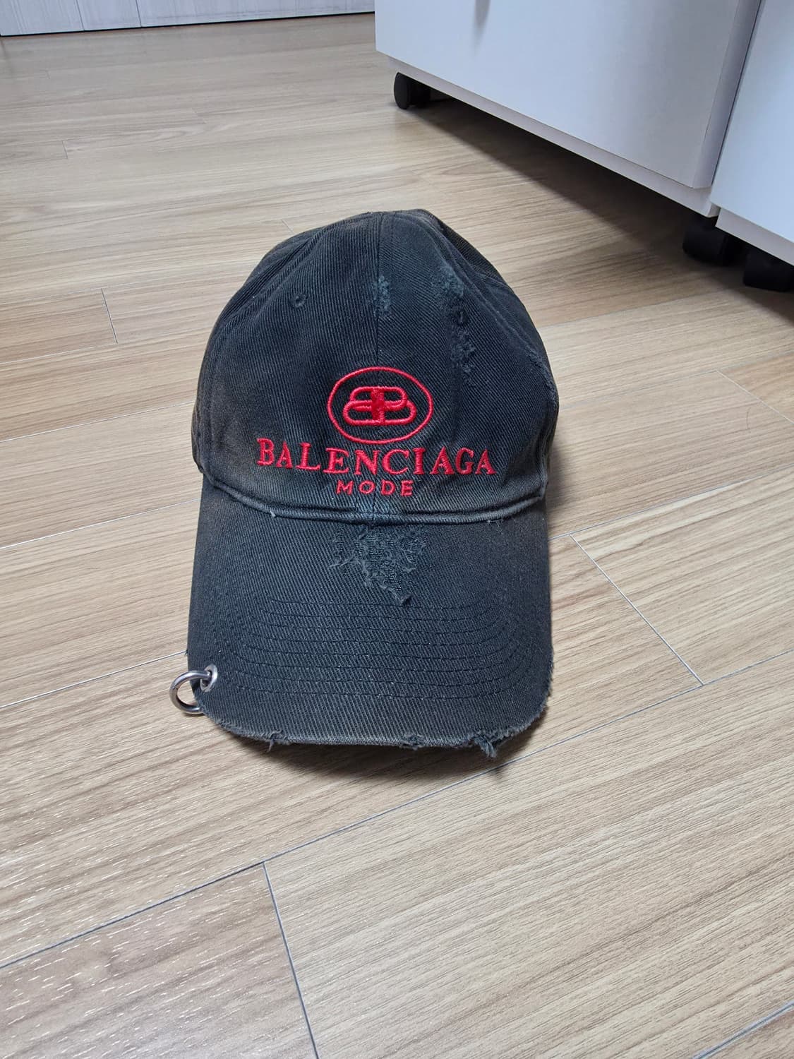 발렌시아가 디스트로이드 피어싱 볼캡 상품이미지1