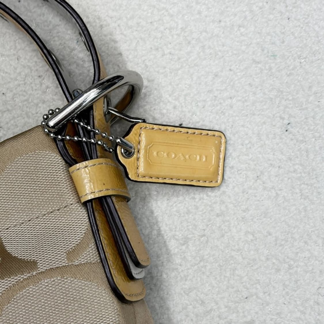 COACH 시그니처 캔버스 숄더백 상품이미지2