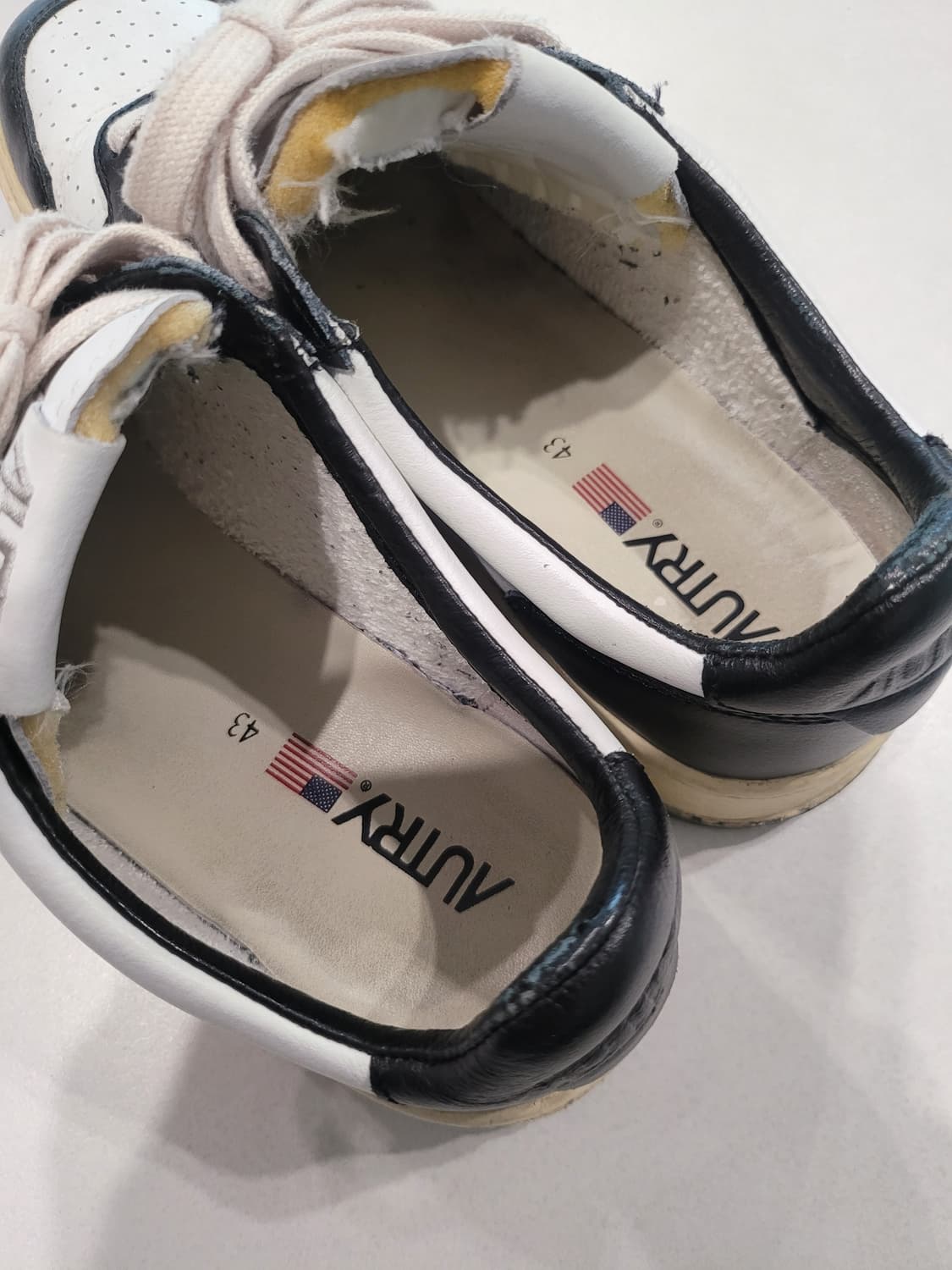 "클래식의 끝판왕" 오트리 메달리스트 범고래 블랙 (43사이즈) 상품이미지6