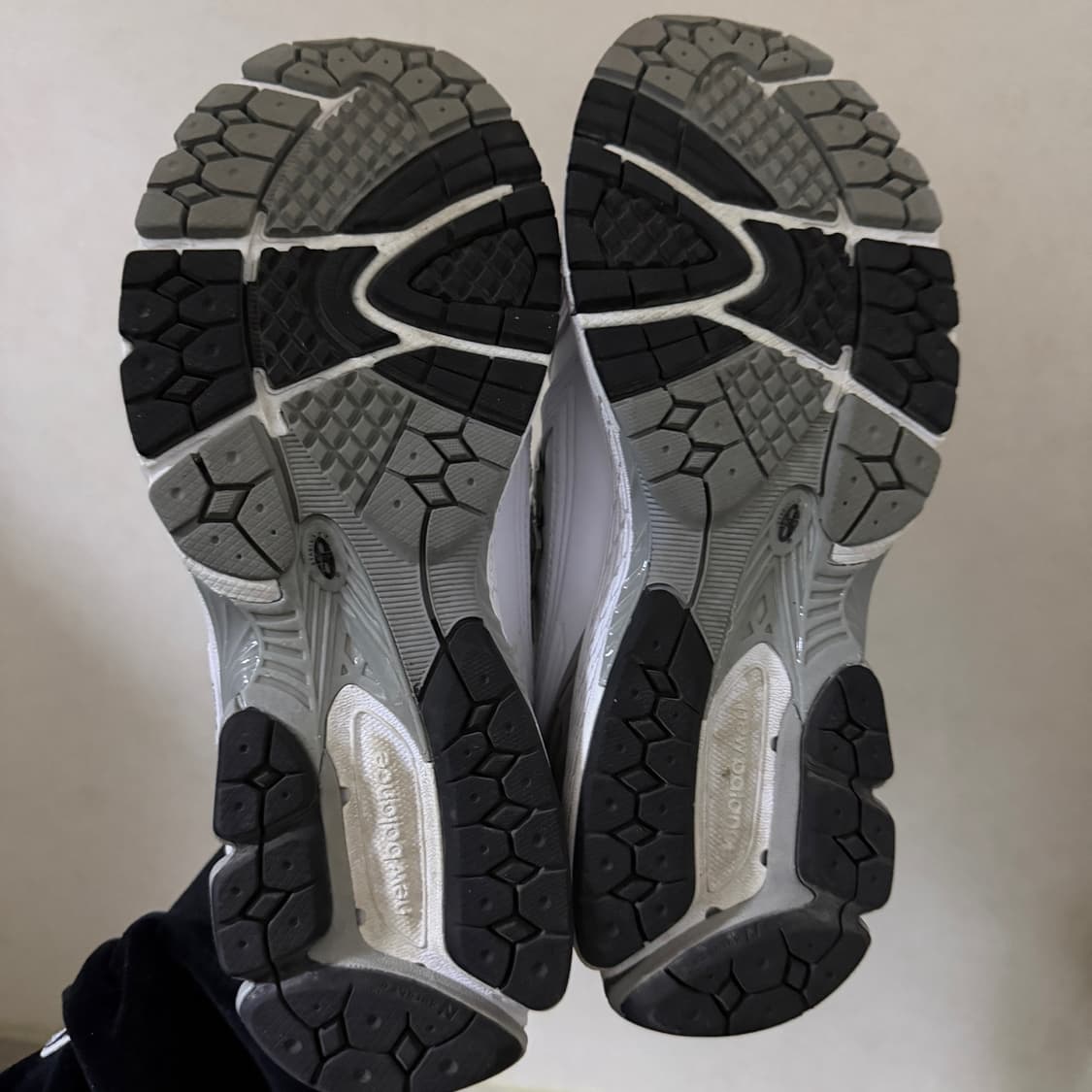 뉴발란스 1906R 화이트 M1906RE (255) 상품이미지4