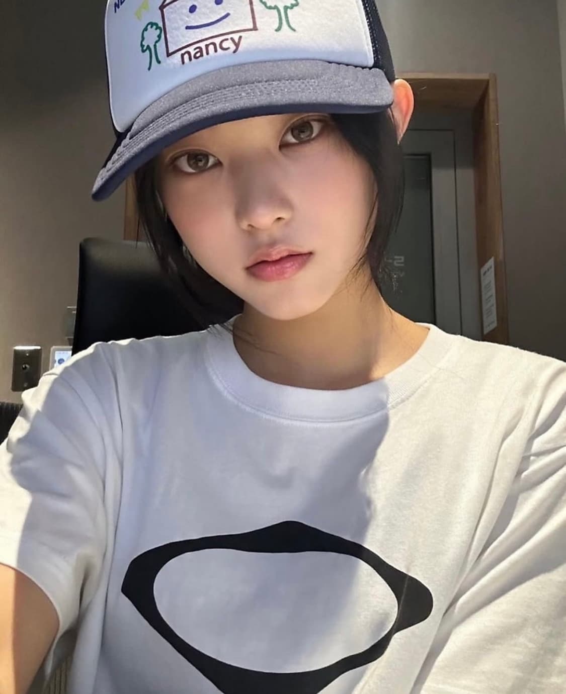 (해린 착용) MSCHF 미스치프 낫포세일 화이트 더현대서울 한정 티셔츠 상품이미지2