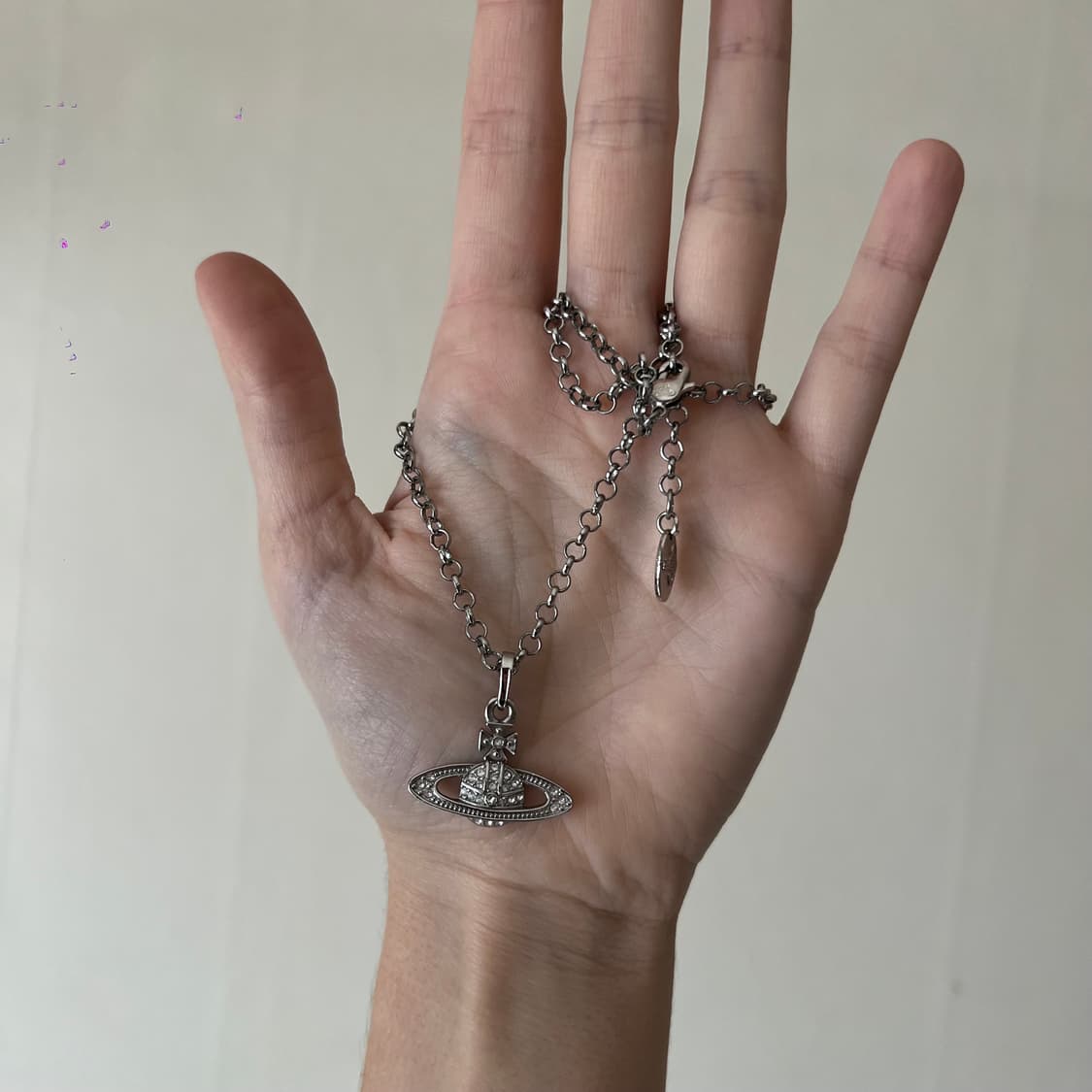 비비안웨스트우드 미니 바스 릴리프 펜던트 네크리스 상품이미지4