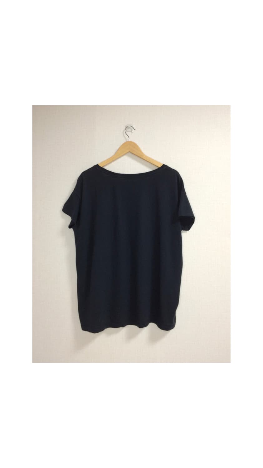 유니클로 x 헬로키티 빅 프린팅 블랙 반팔 상품이미지3