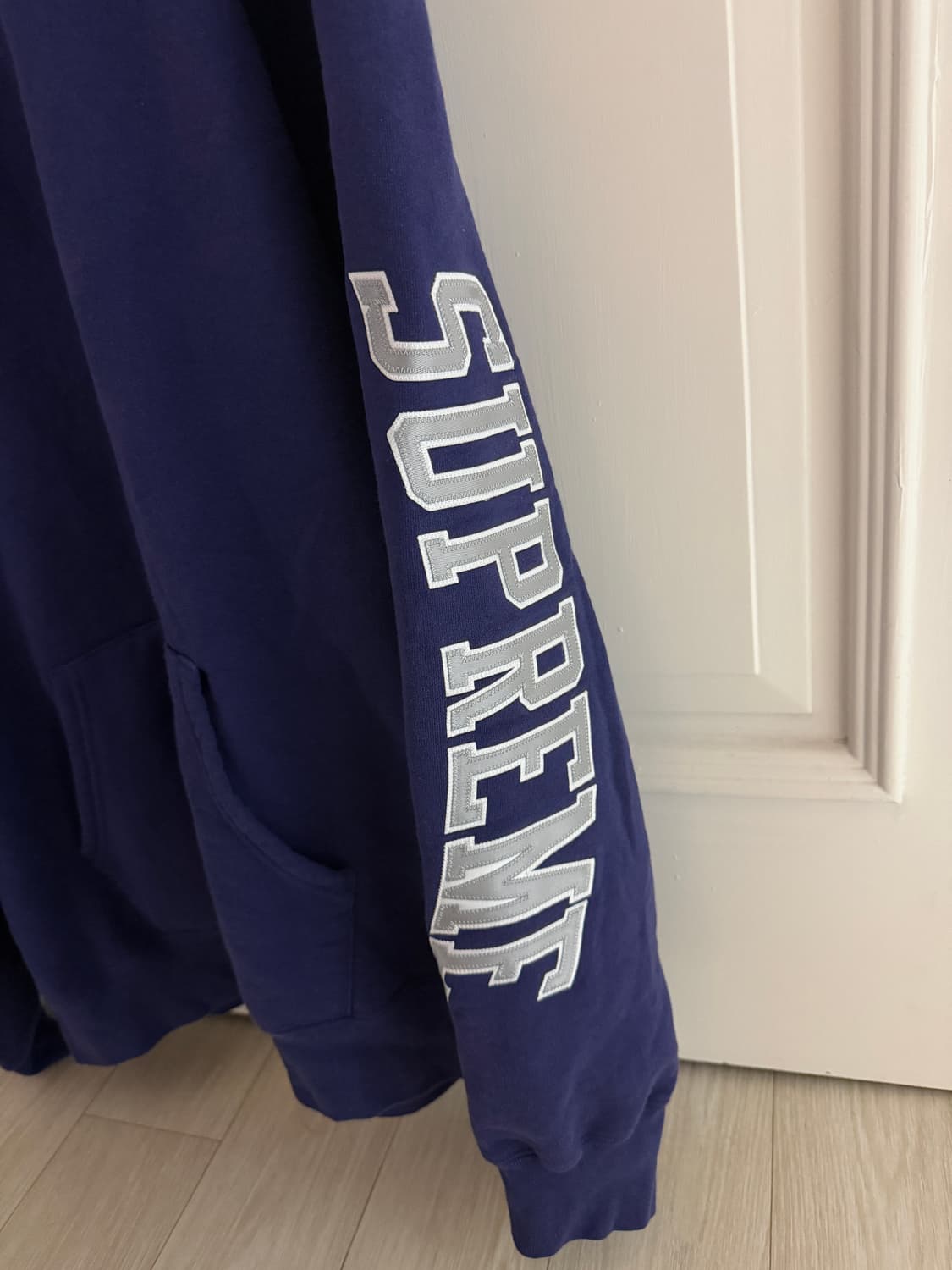 슈프림 슬리브 아크 후드 스웨트 셔츠 워시드 네이비 상품이미지2