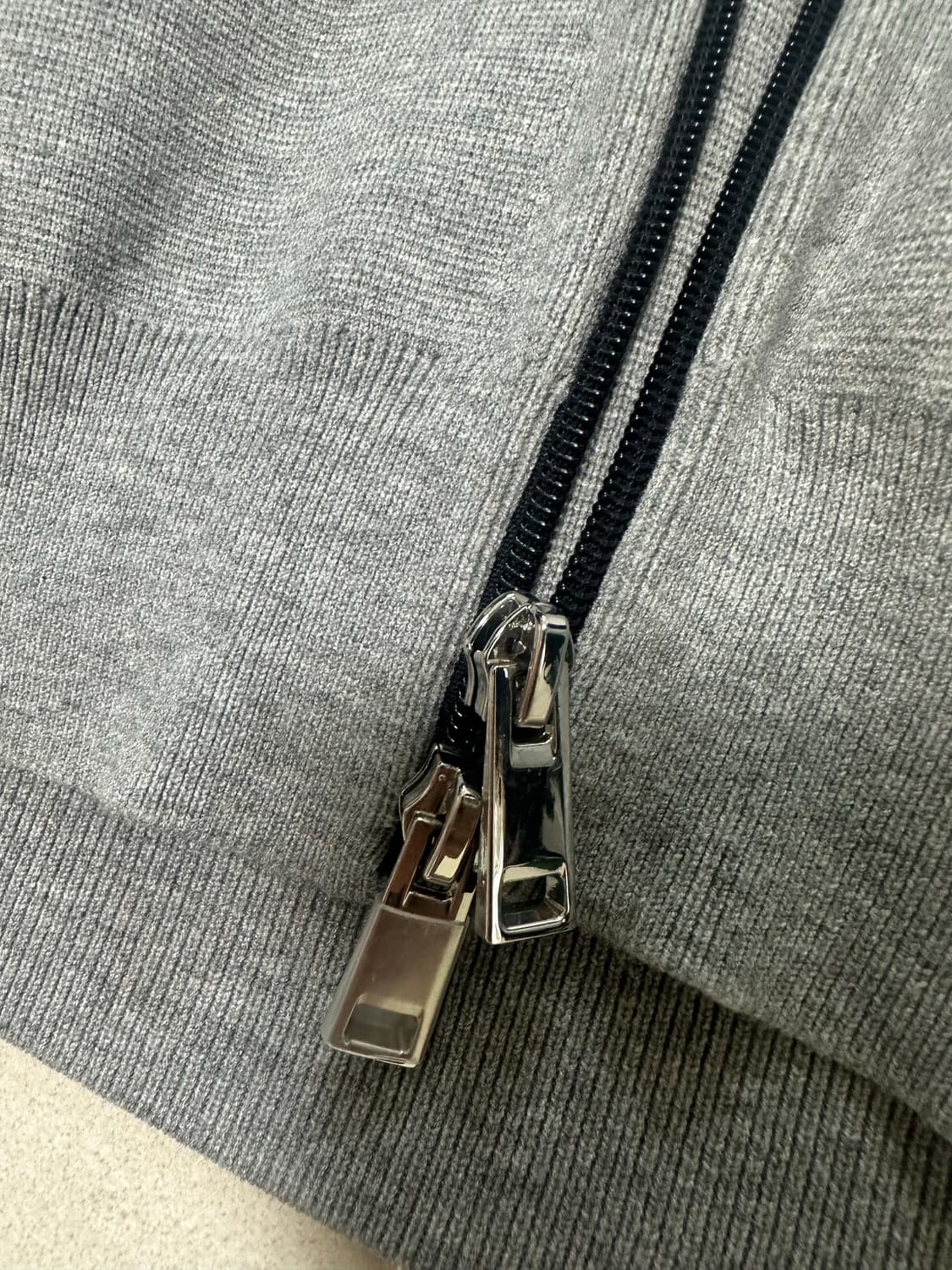 띠어리 자고 후드 L 판매합니다 상품이미지8