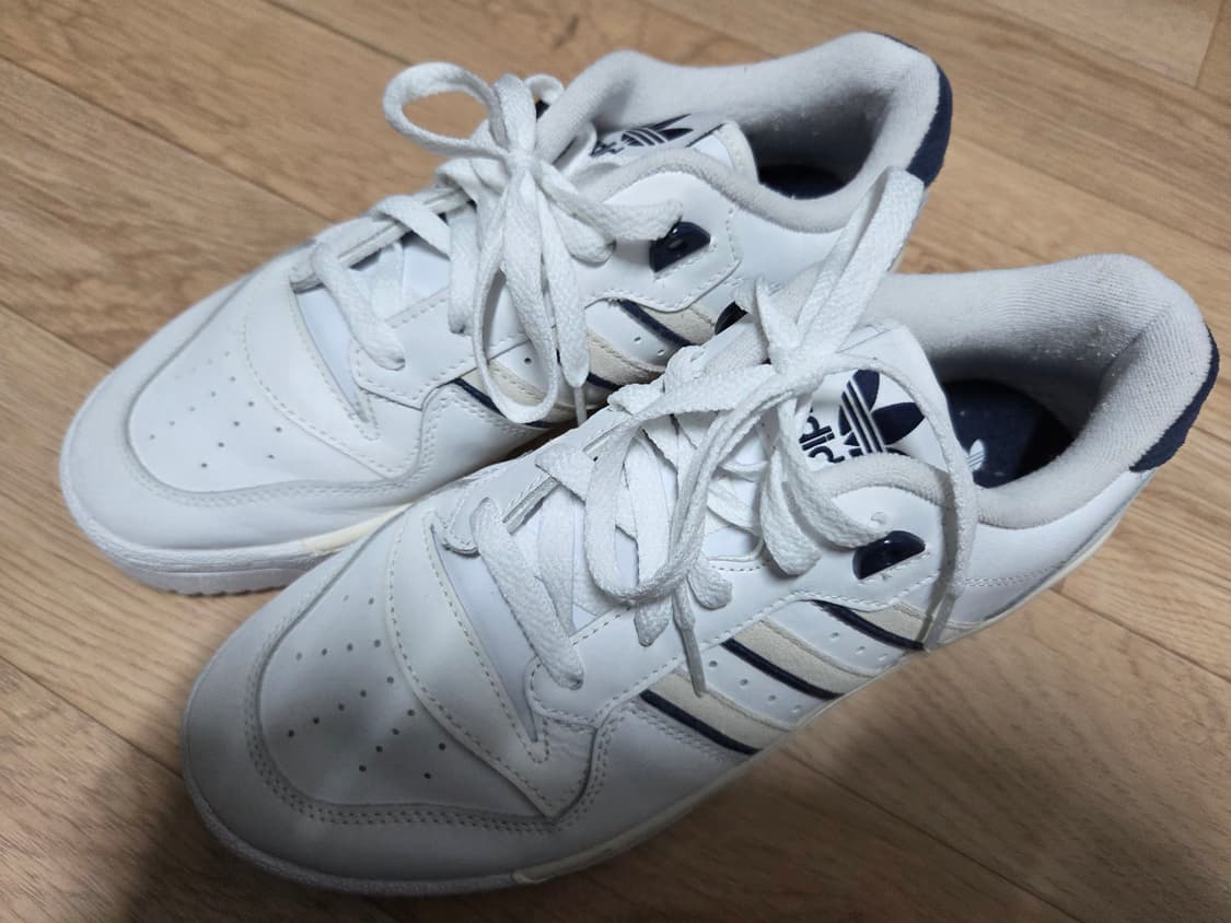 아디다스 라이벌리 로우 255 팝니다 상품이미지1