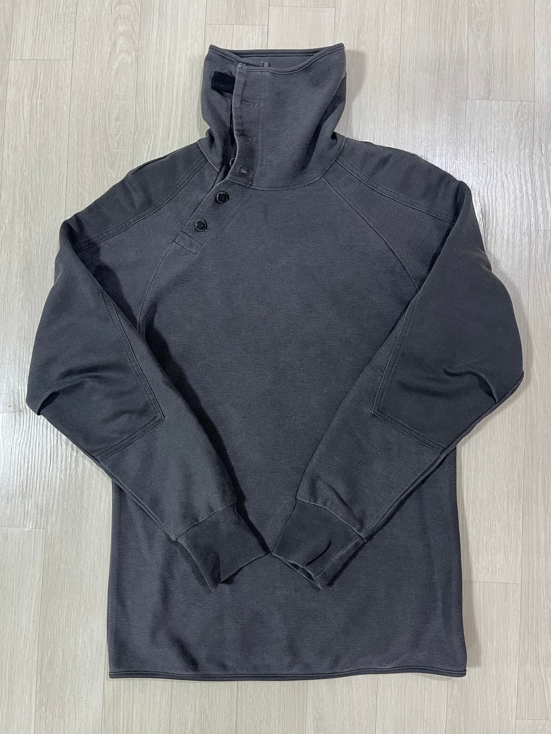 폼리쉬 버튼 하이넥 스웨터 롱슬리브 상품이미지3