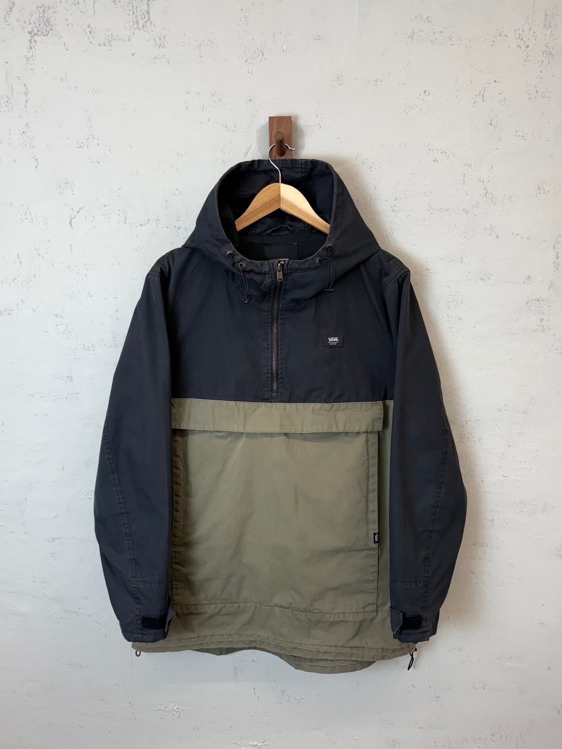 반스 카키 블랙 아노락 바람막이 상품이미지1