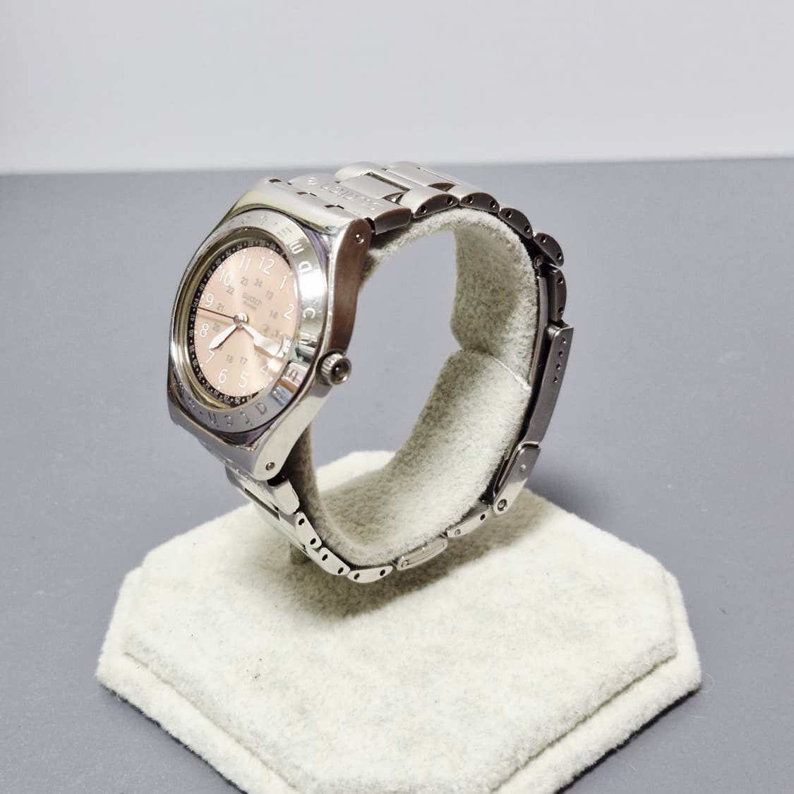 01) 스와치 아이러니 해피조 핑크시계 상품이미지6