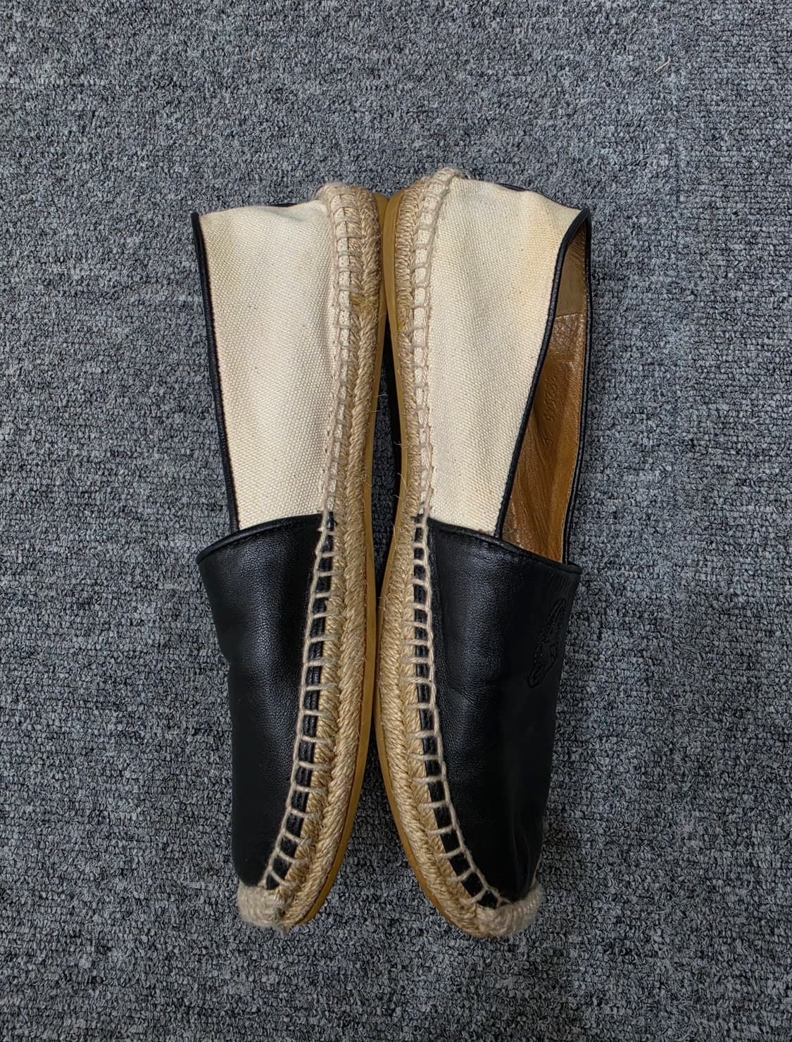 구찌 GG 인터로킹 시그니처 레더 에스파드류 슬립온 36 상품이미지3