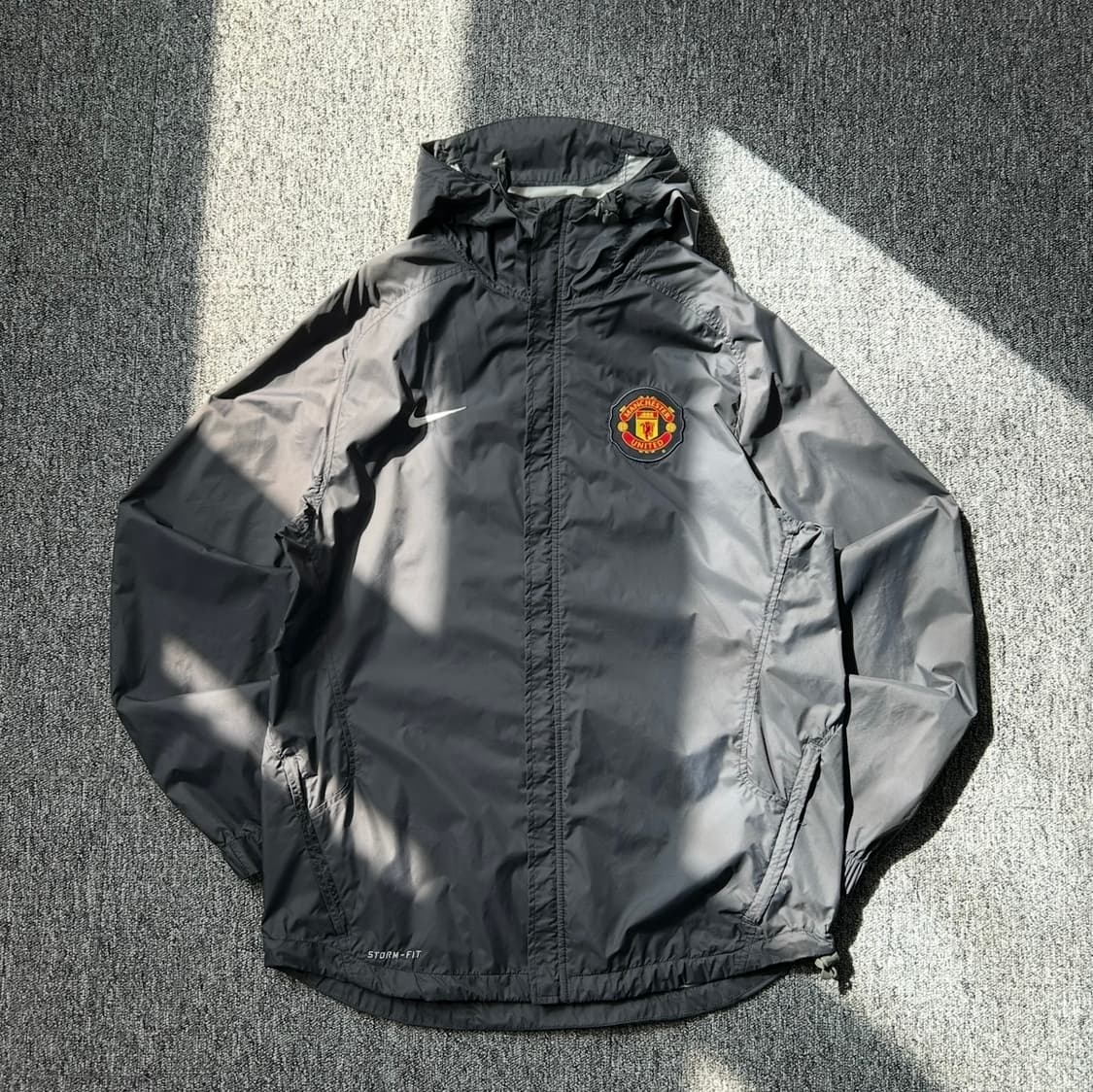 나이키 맨체스터 유나이티드 그레이 바람막이  상품이미지1