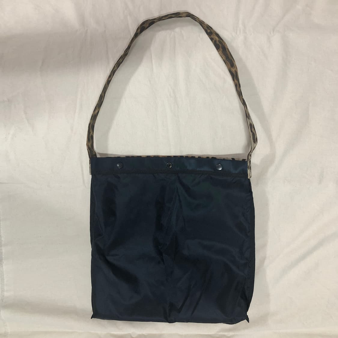 요시다포터 85주년 레오파드 리버시블 숄더백 상품이미지8