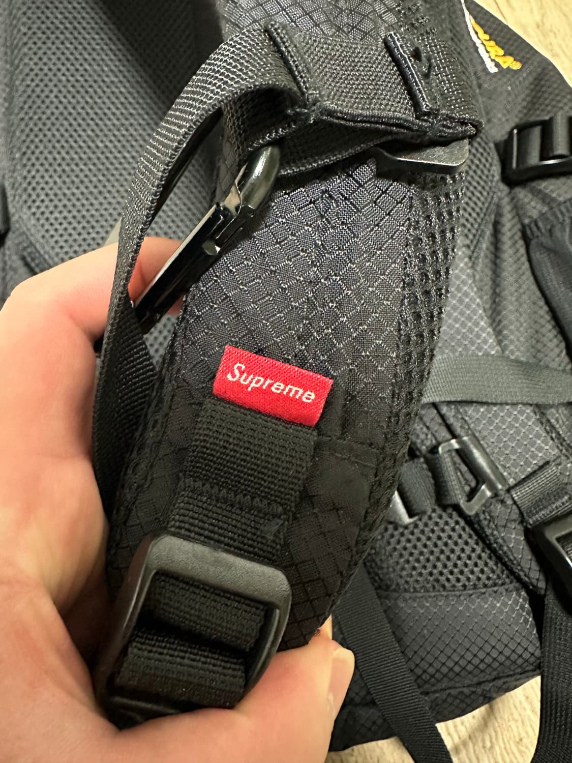 슈프림 백팩 블랙 22ss 상품이미지3