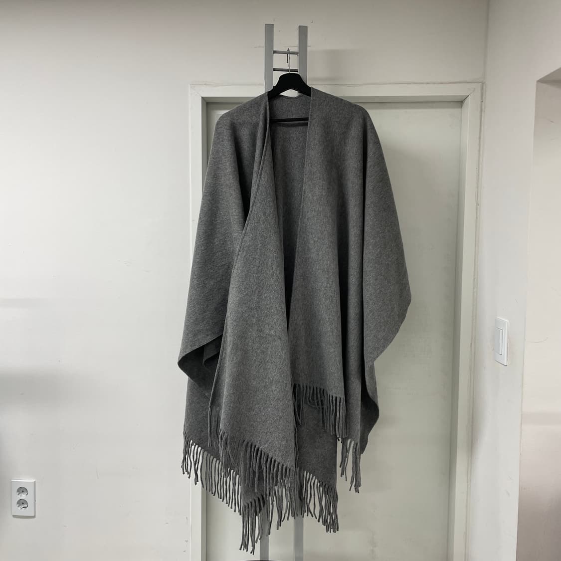 아크네스튜디오 어깨숄 머플러 그레이 F 상품이미지1