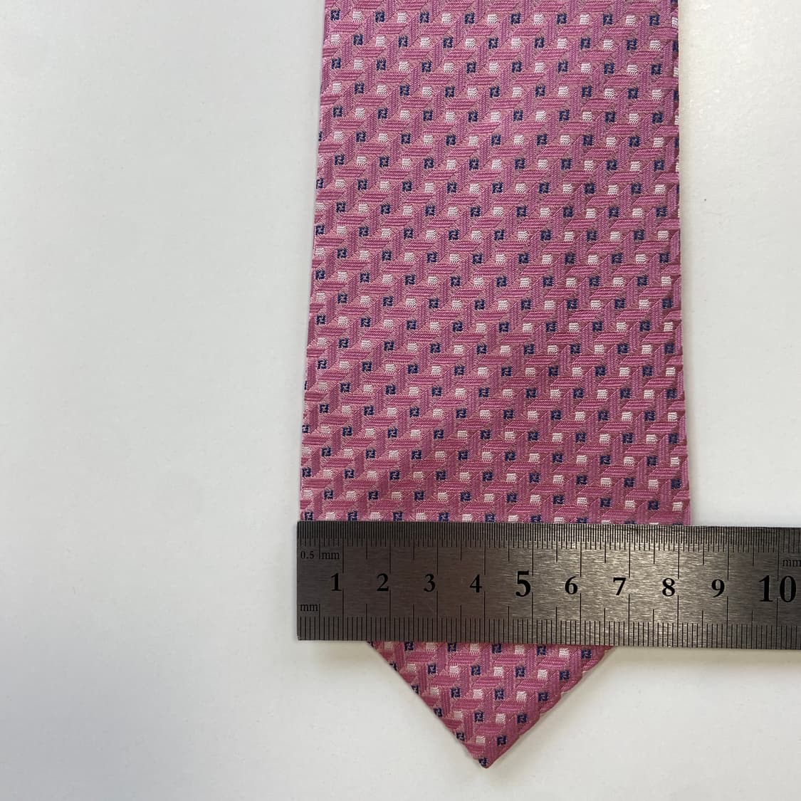신형라벨 펜디 (FENDI) FF모노그램 정품 명품 넥타이 8.2cm 상품이미지8