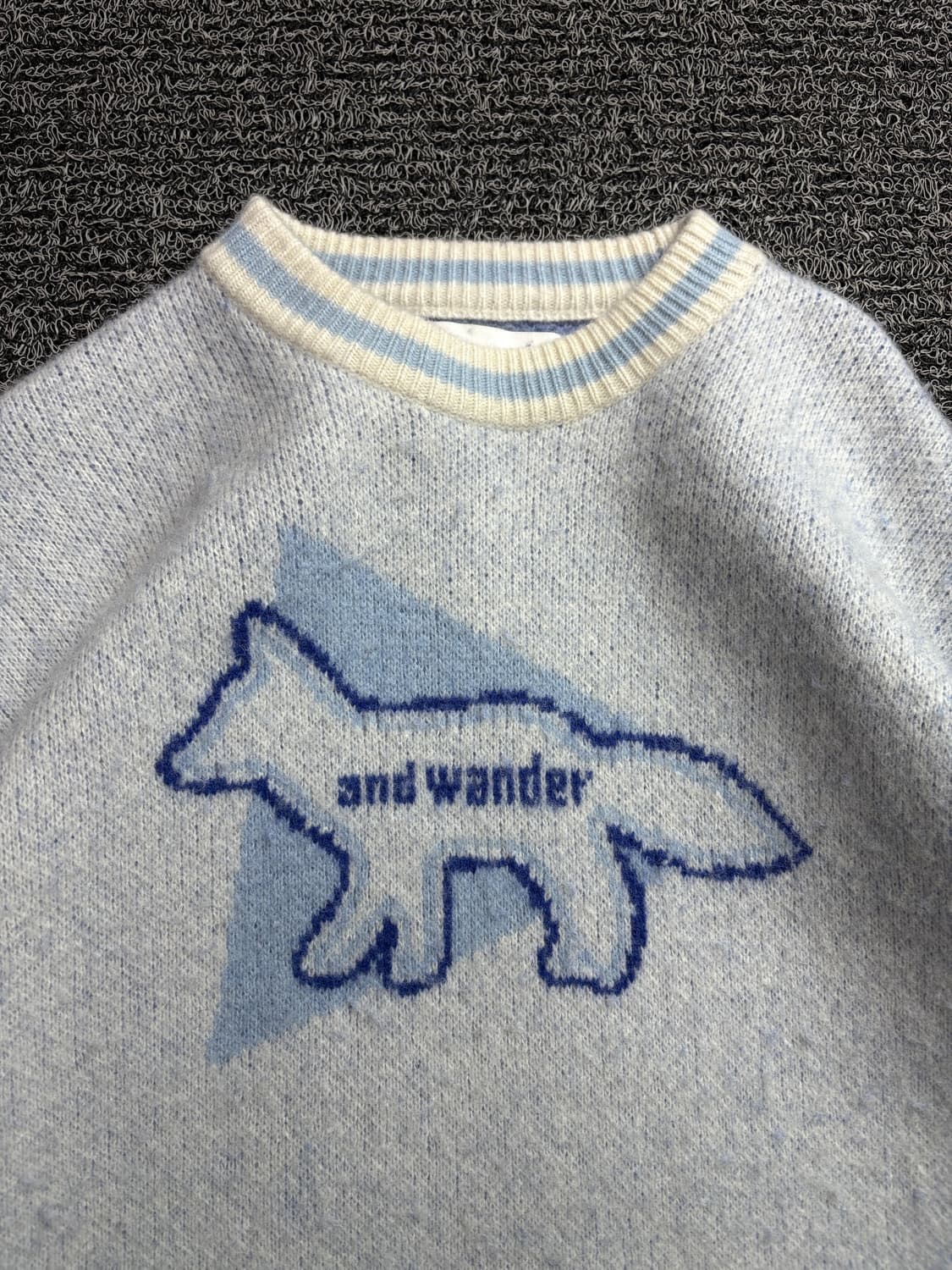 메종키츠네 X 앤드원더 빅로고 스웨터 풀오버 화이트 2294 상품이미지1