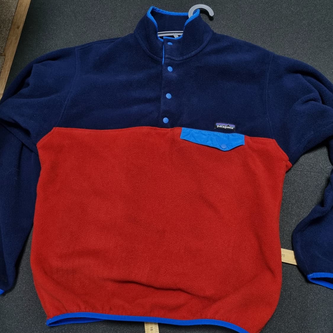 파타고니아 신칠라 네이비 레드m  상품이미지1