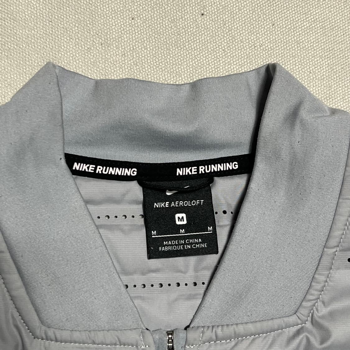 M 나이키 여성용 에어로로프트 러닝 자켓 상품이미지4